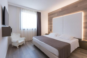 Гостиница City Hotel & Suites  Фольо